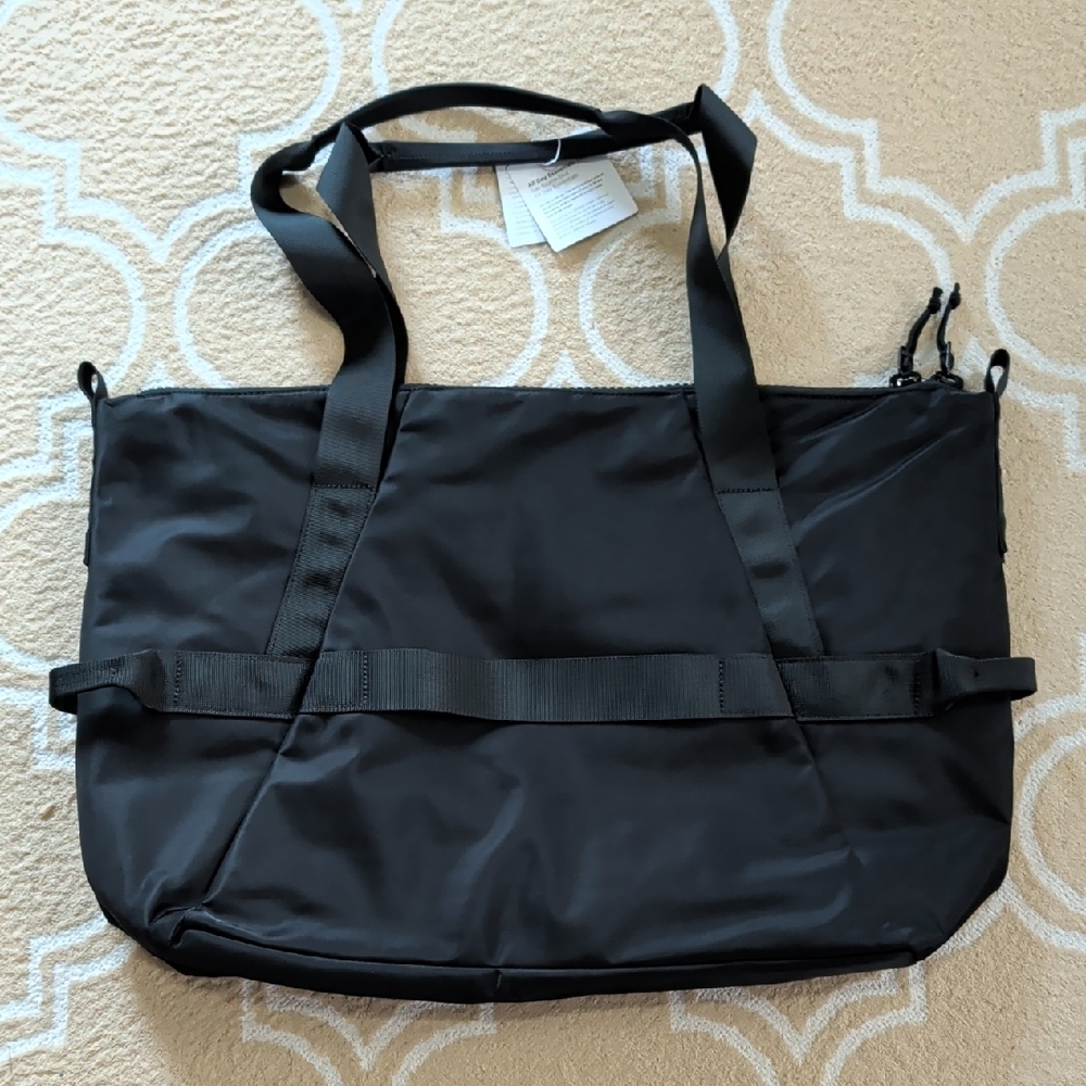 Lululemon All Day Essentials Tote Black NWT - Picture 5 of 13